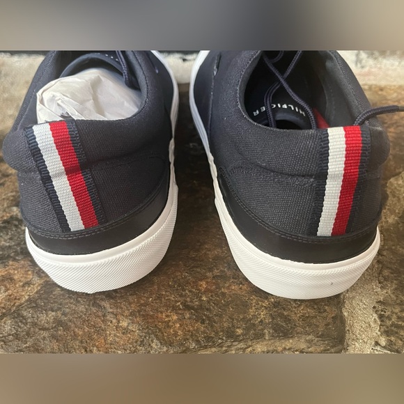 Tommy Hilfiger Men’s Pallet Canvas Sneaker - Picture 2 of 8